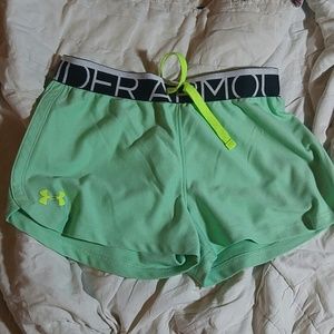 Under Armour girls size M shorts