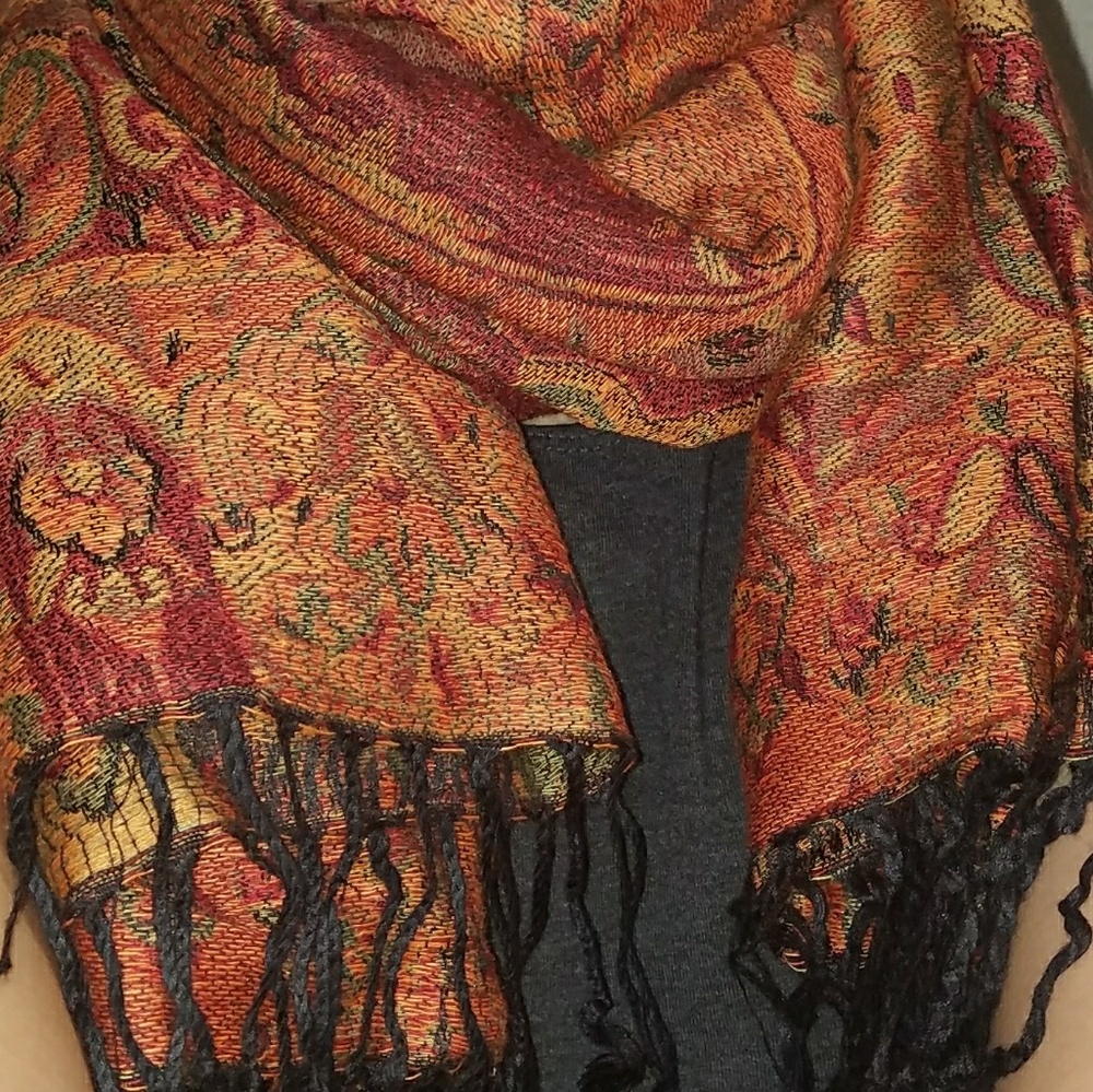 100% Pashmina Scarf W/Tassles