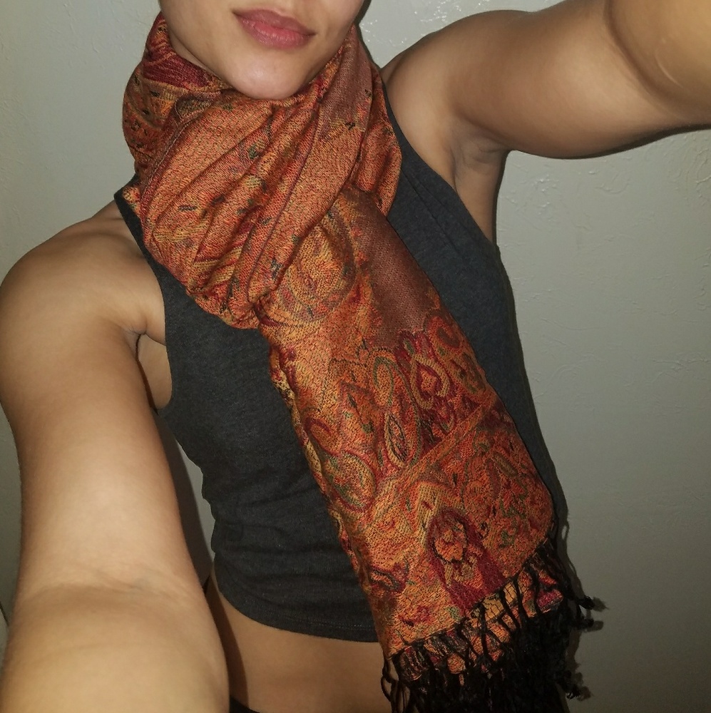 100% Pashmina Scarf W/Tassles - Picture 2 of 8