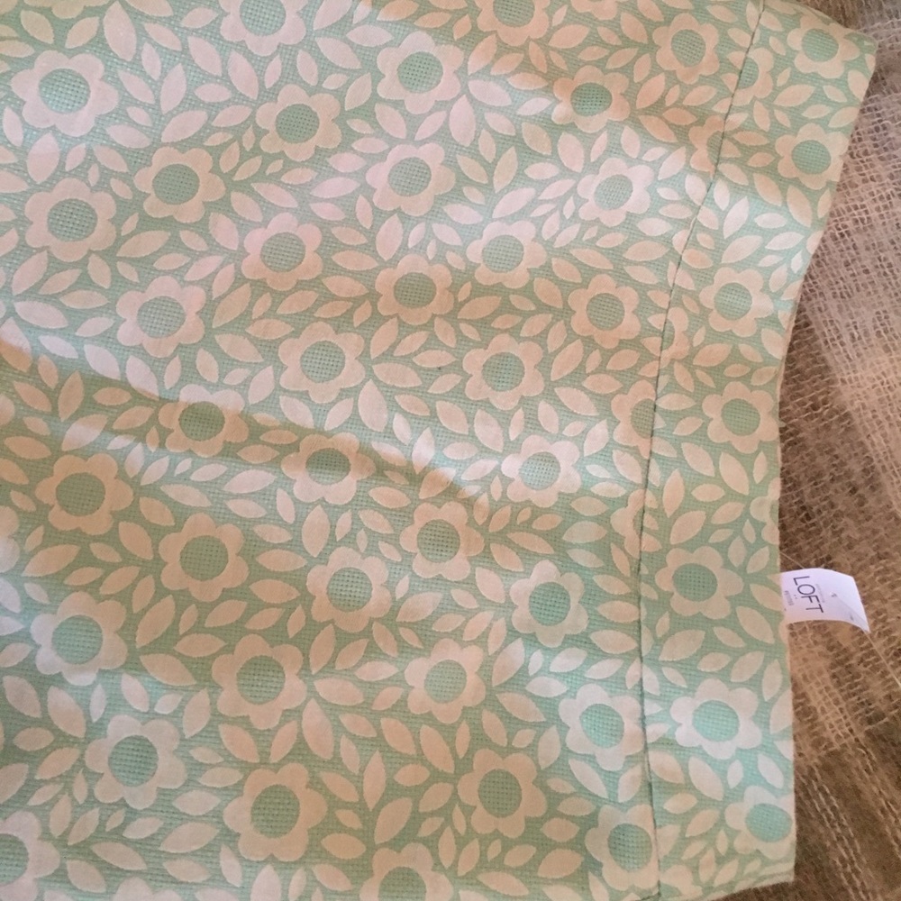 Cute green/ivory floral skirt