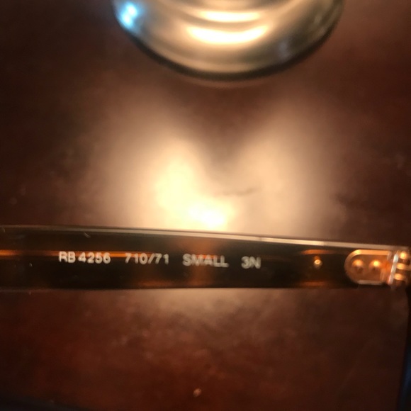 *Authentic* Rayban sunglasses - Picture 3 of 5