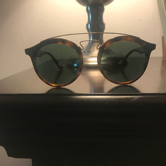 *Authentic* Rayban sunglasses - Picture 4 of 5