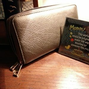 EUC LARGE WALLET