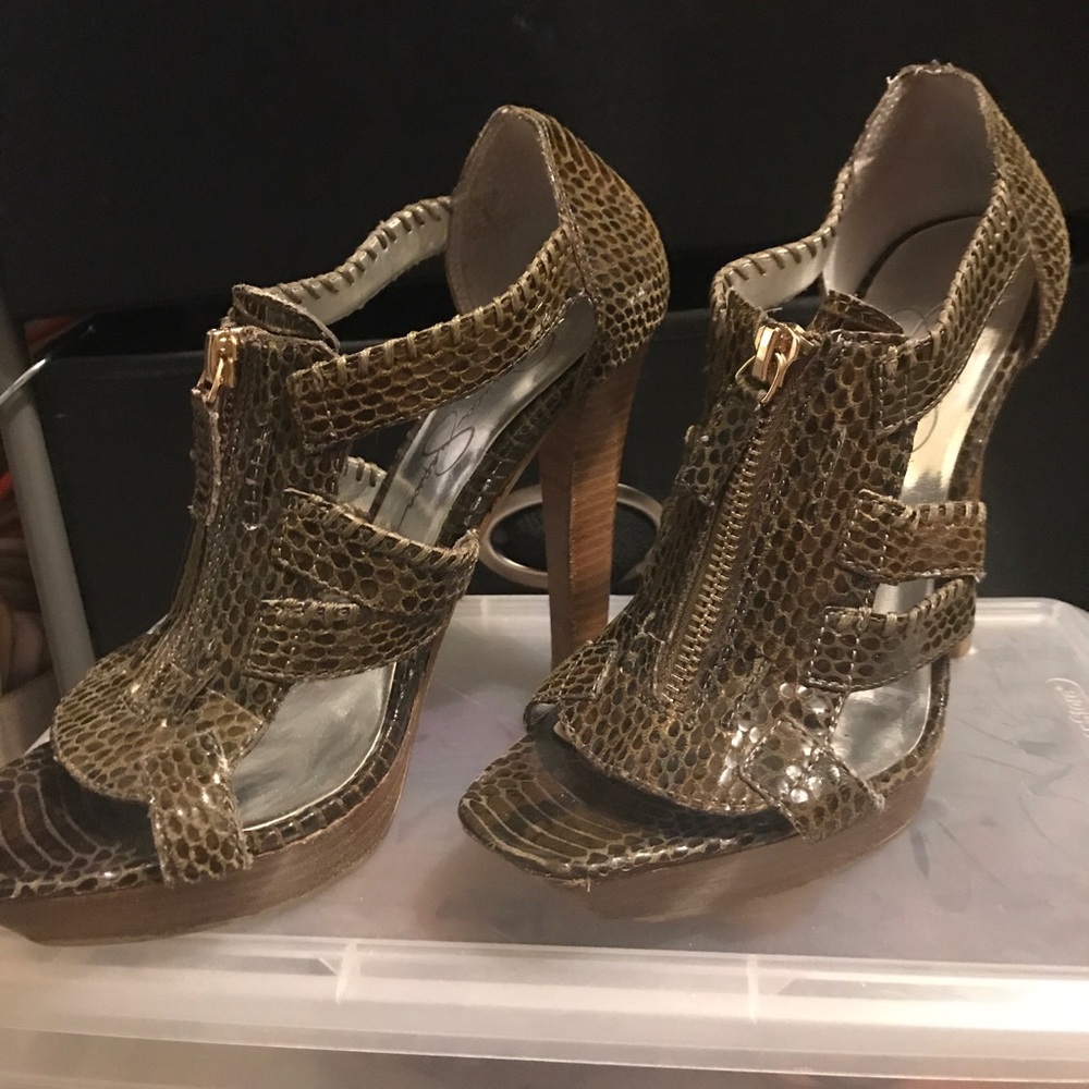Jessica Simpson brown snakeskin heels with zipper
