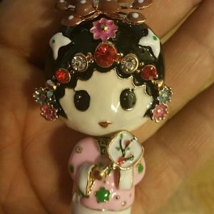 Meet your Posher, Yvette