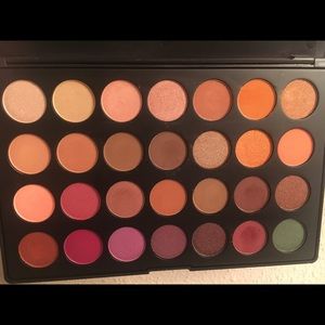 Jaclyn Hill favorites Morphe eyeshadow palette
