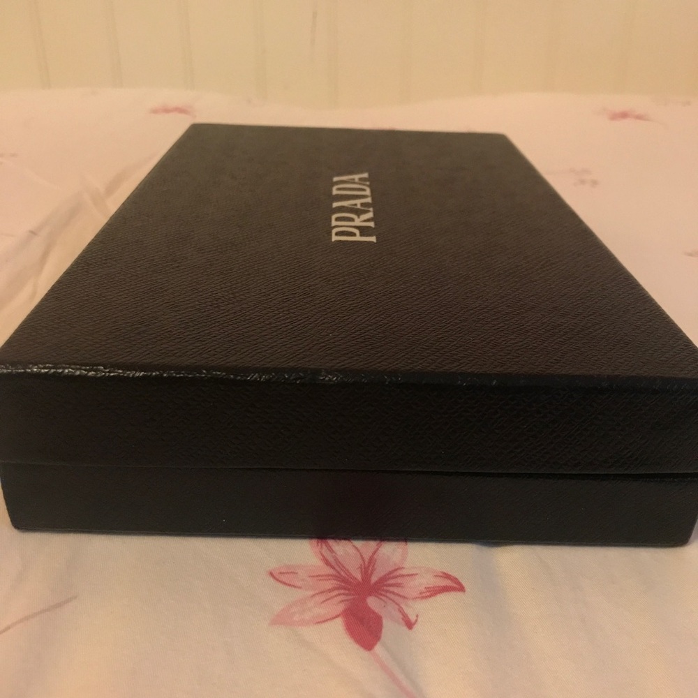 Prada box - Picture 3 of 4