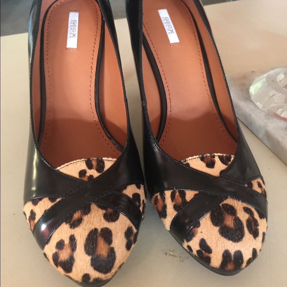 Leopard Geox Respira Black Leather Heels EUC