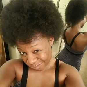 Meet your Posher, Tee