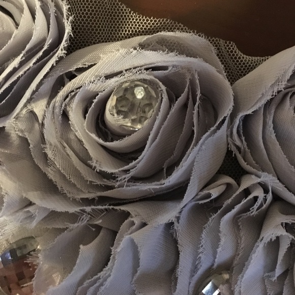 Gray rosette collar necklace - Picture 2 of 3