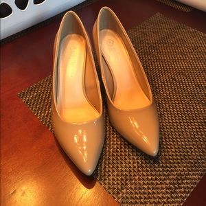 Bella Vita Define Dress Pump - Nude