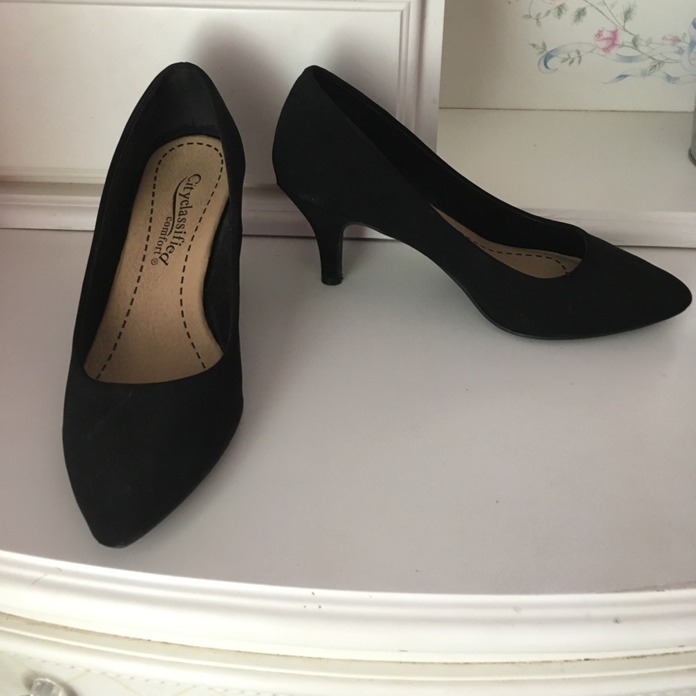 Black Faux Suede Kitten Heels