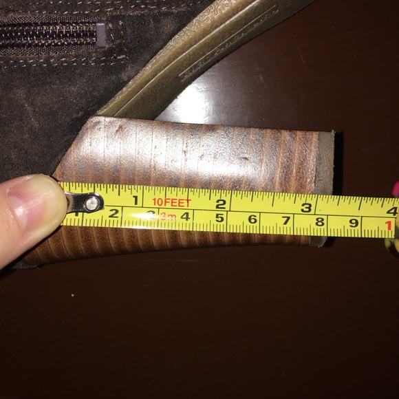 Brown suede Enzo Angiolini booties 6.5. Like new. - Picture 6 of 6