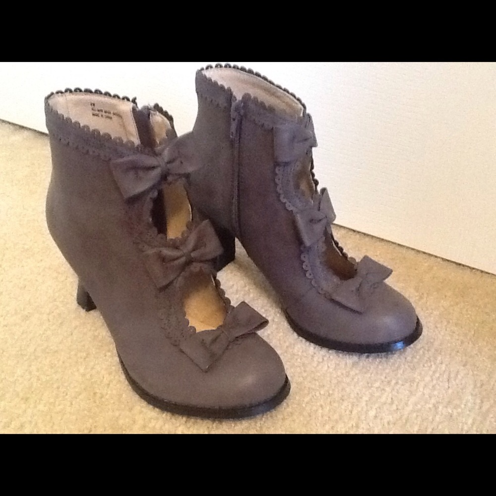 Bow Boots