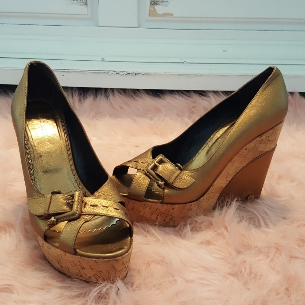 GOLD WEDGES