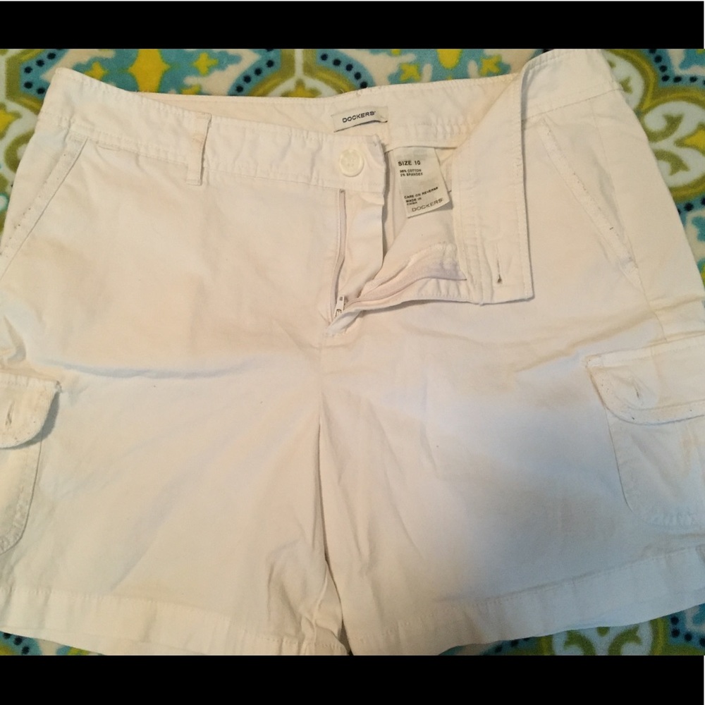 White dockers woman's shorts Sz 10