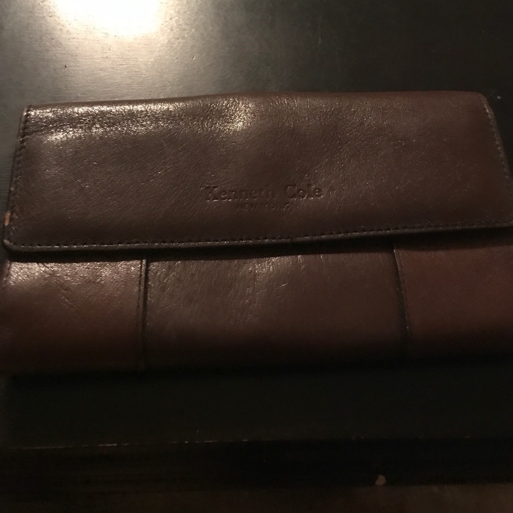 Kenneth Cole genuine brown leather wallet