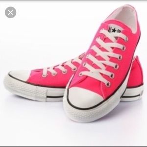 Neon hot pink converse men's 7 women's 9