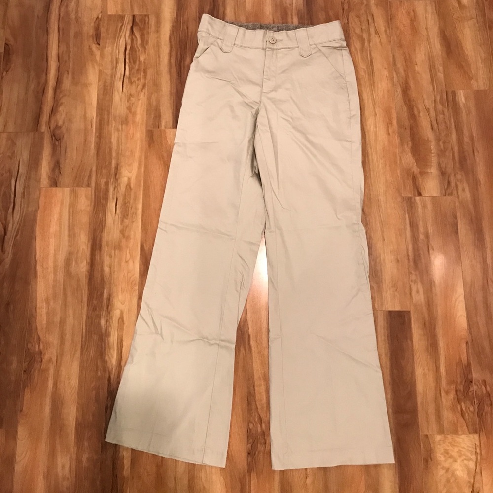 Never worn Lee No Gap trouser. Khaki. Size 6.