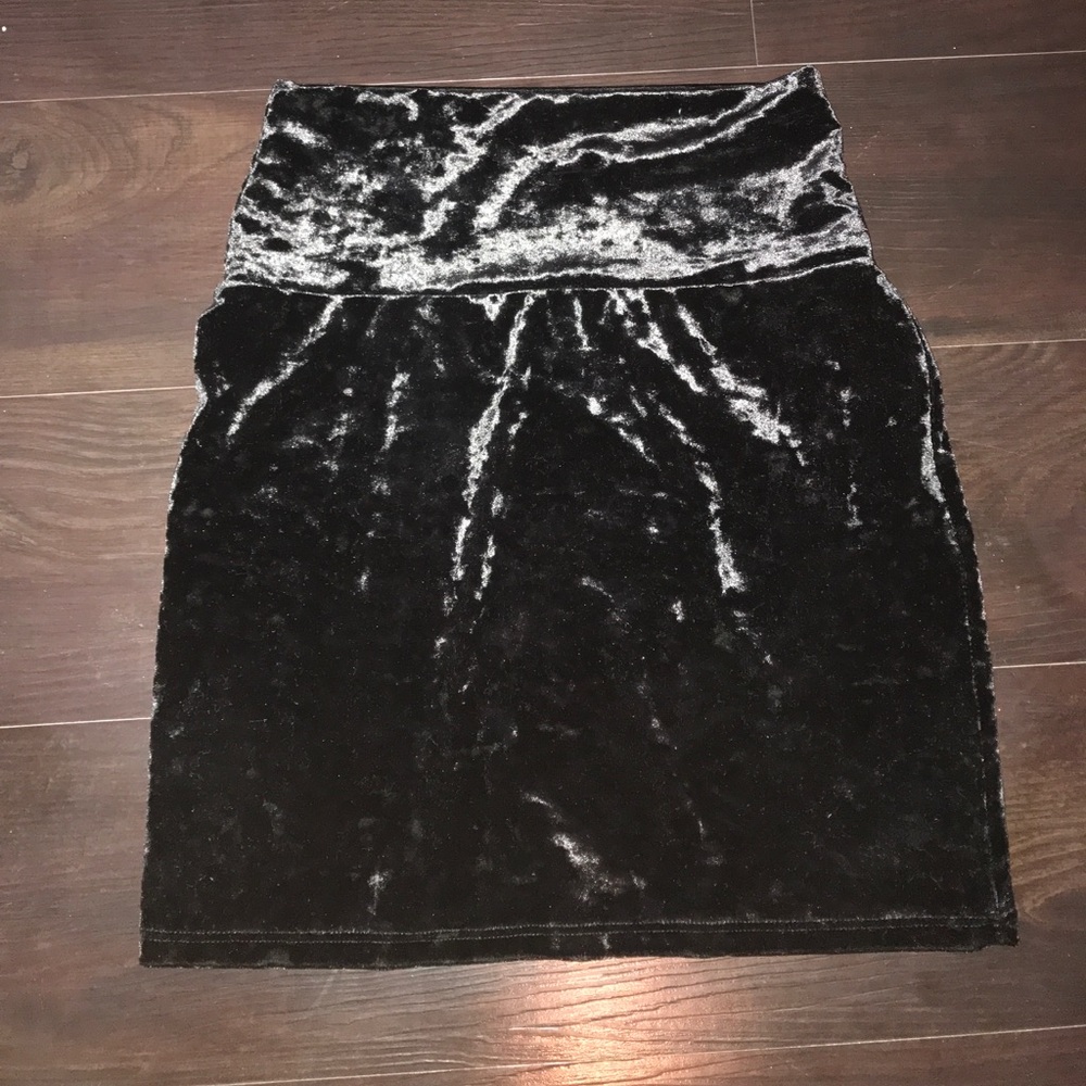 Body con velvet skirt