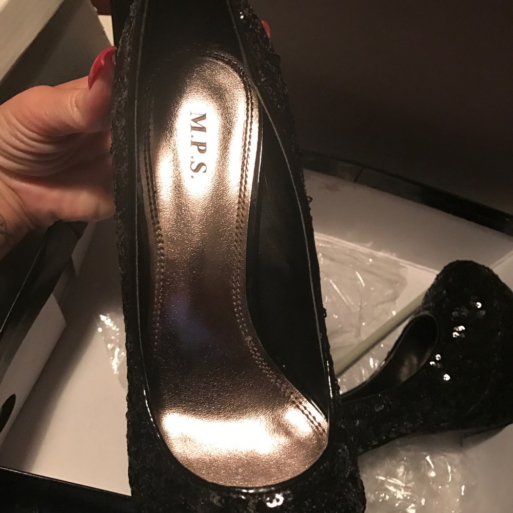 GUC super cute platform heel - Picture 3 of 3
