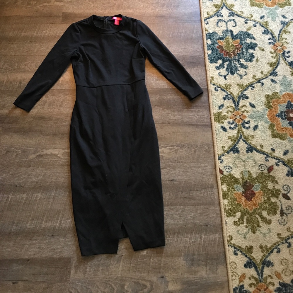 Women's Catherine black dress!