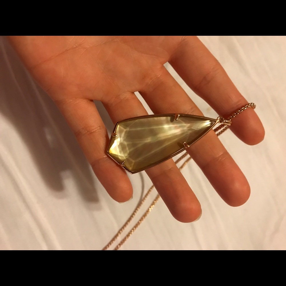 Kendra Scott necklace