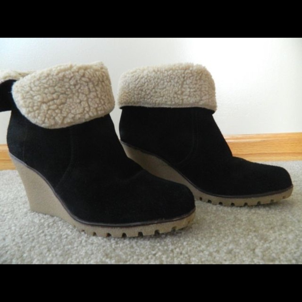Kelsi Dagger Fontanne Wedge Faux Shearling bootie