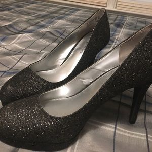 Size 9 heels never worn