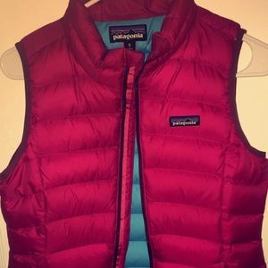 Womens size Small but girls XXL Patagonia Vest
