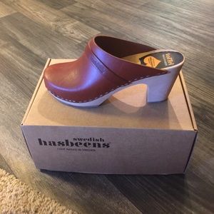 Swedish hasbeens slip in clogs