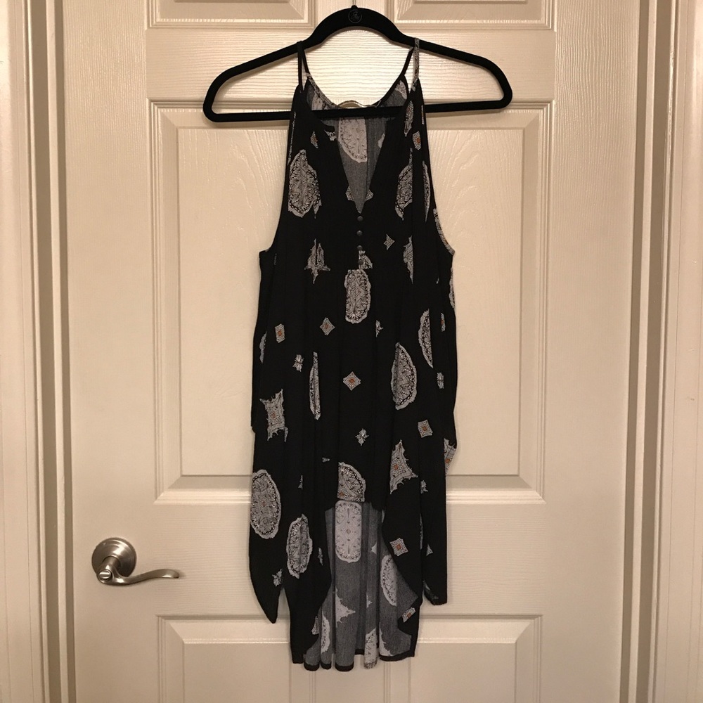 E.SSUE Cold Shoulder Blouse