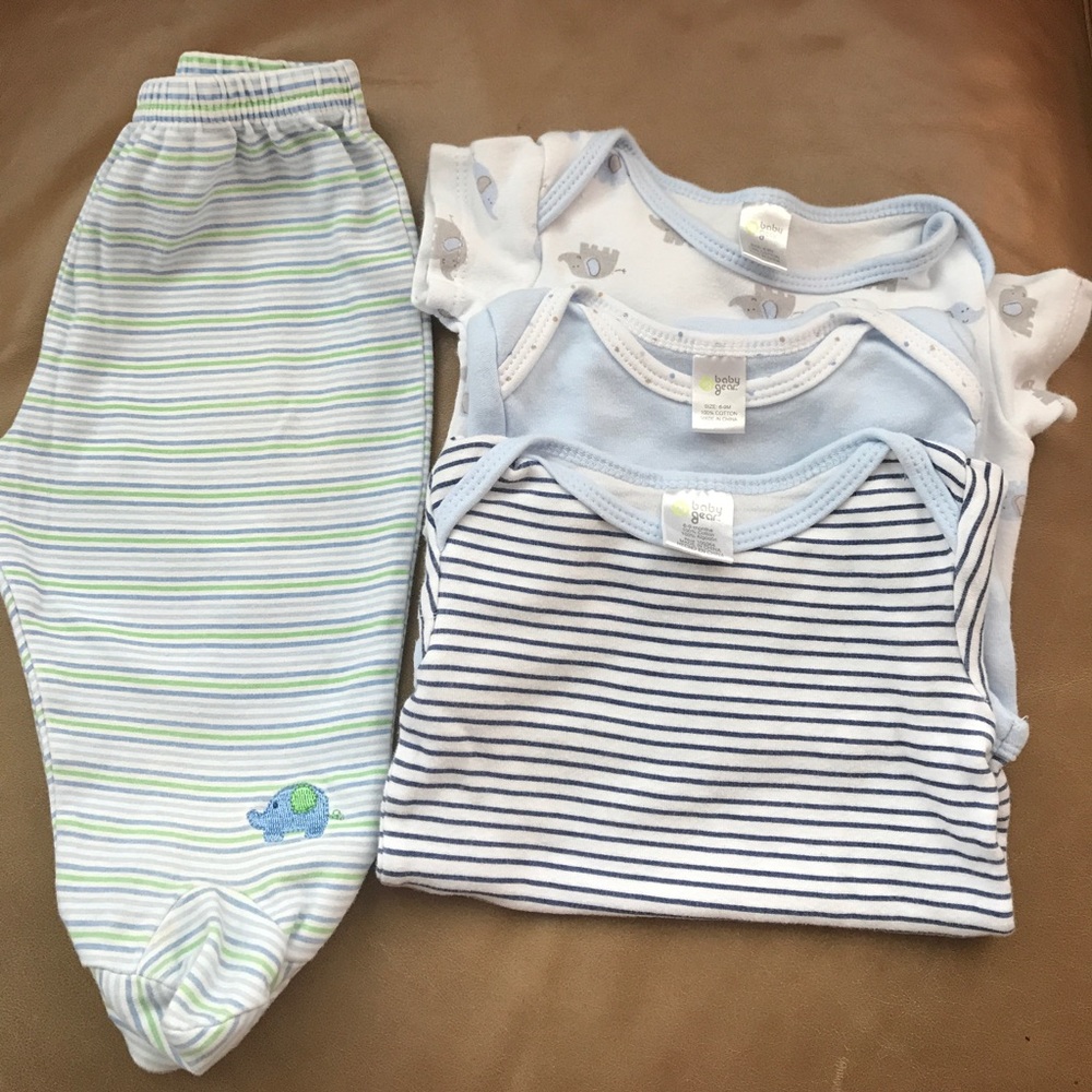 SALE!  $7 IF bundled. Infant onsies bundle