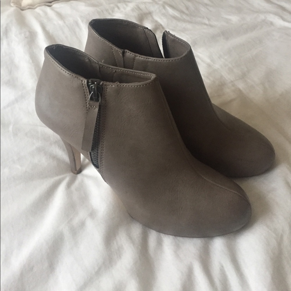 Grey Madden Girl Booties