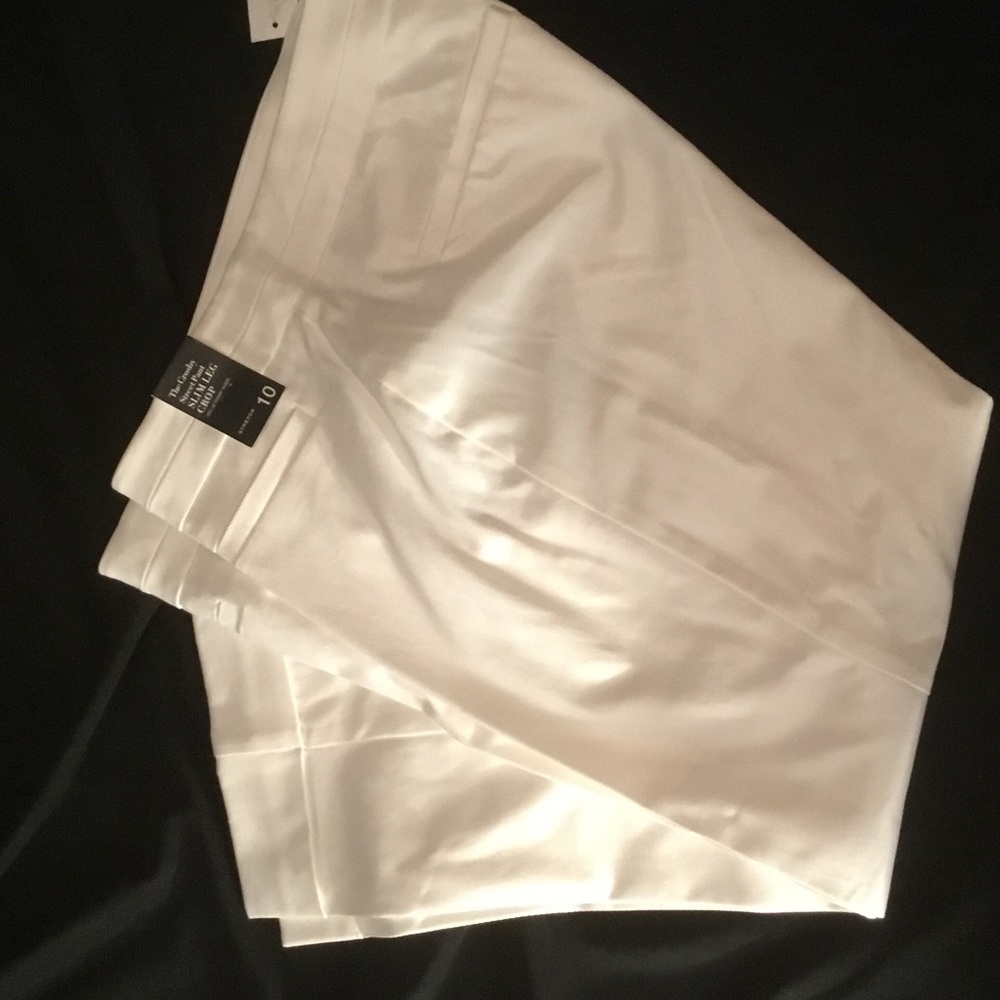 White slim leg crop pants