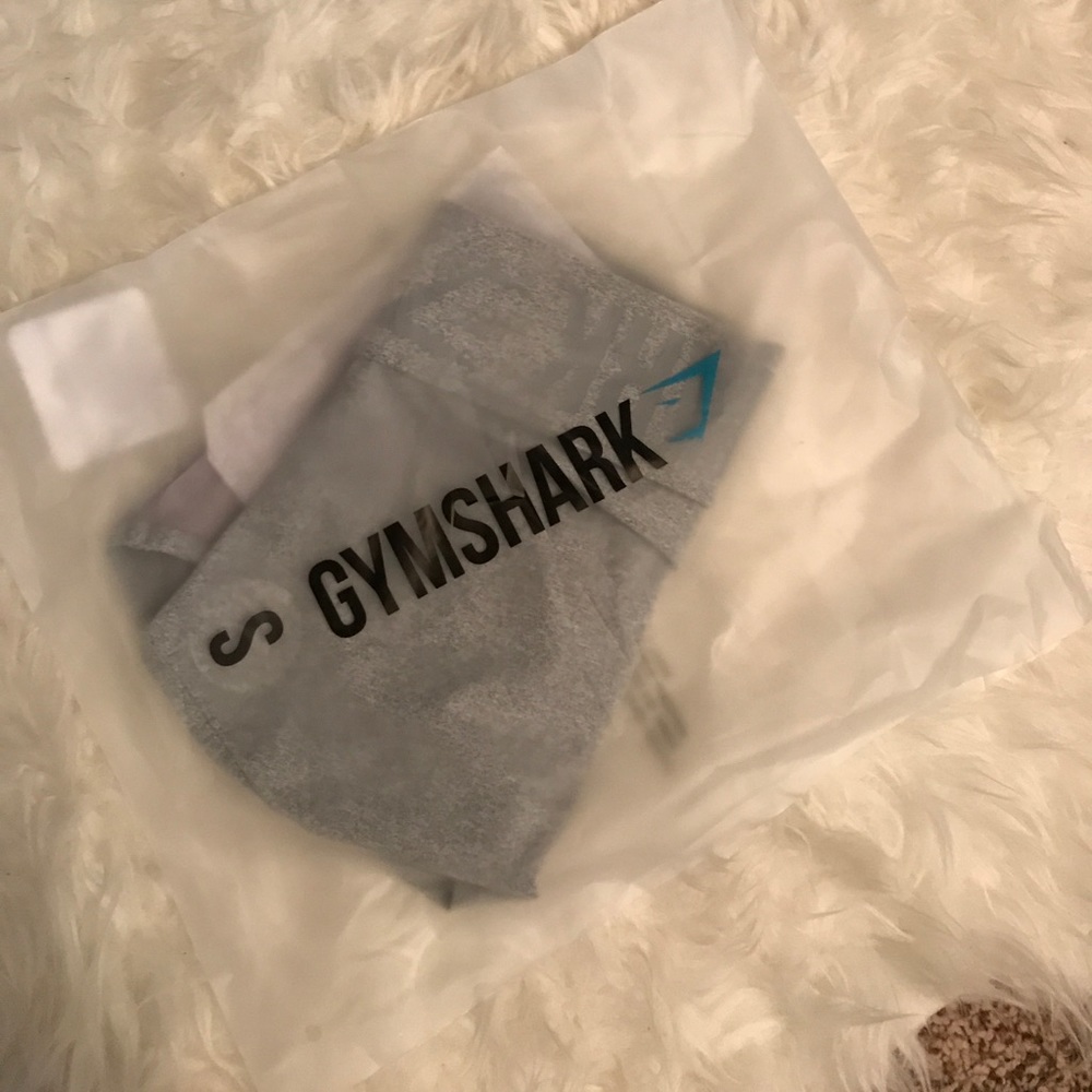 GYMSHARK SERENE SPORTS CROP TOP
