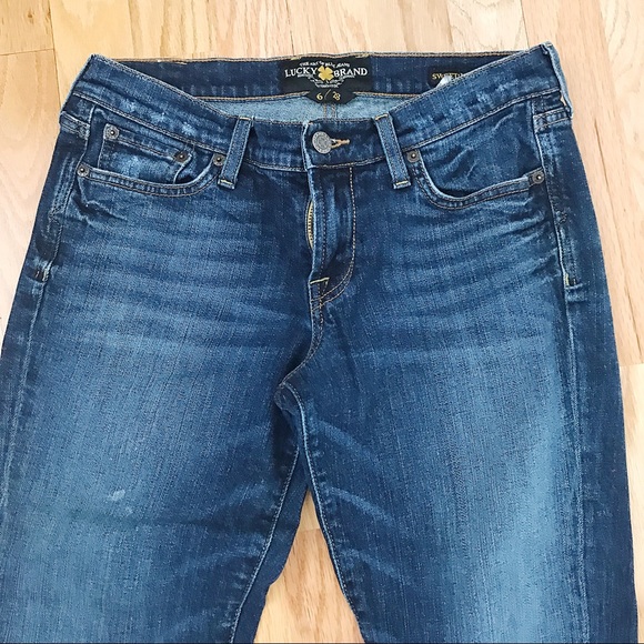 ⚜️Lucky Jeans⚜️ - Picture 2 of 3
