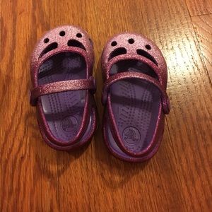 Toddler crocs size 4
