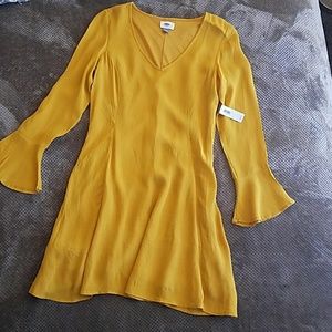 Yellow V-neck Flounce Dress