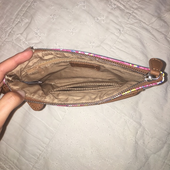 Floral Wristlet - Picture 4 of 5