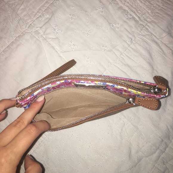 Floral Wristlet - Picture 5 of 5