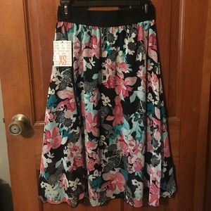 Lularoe Lola skirt.