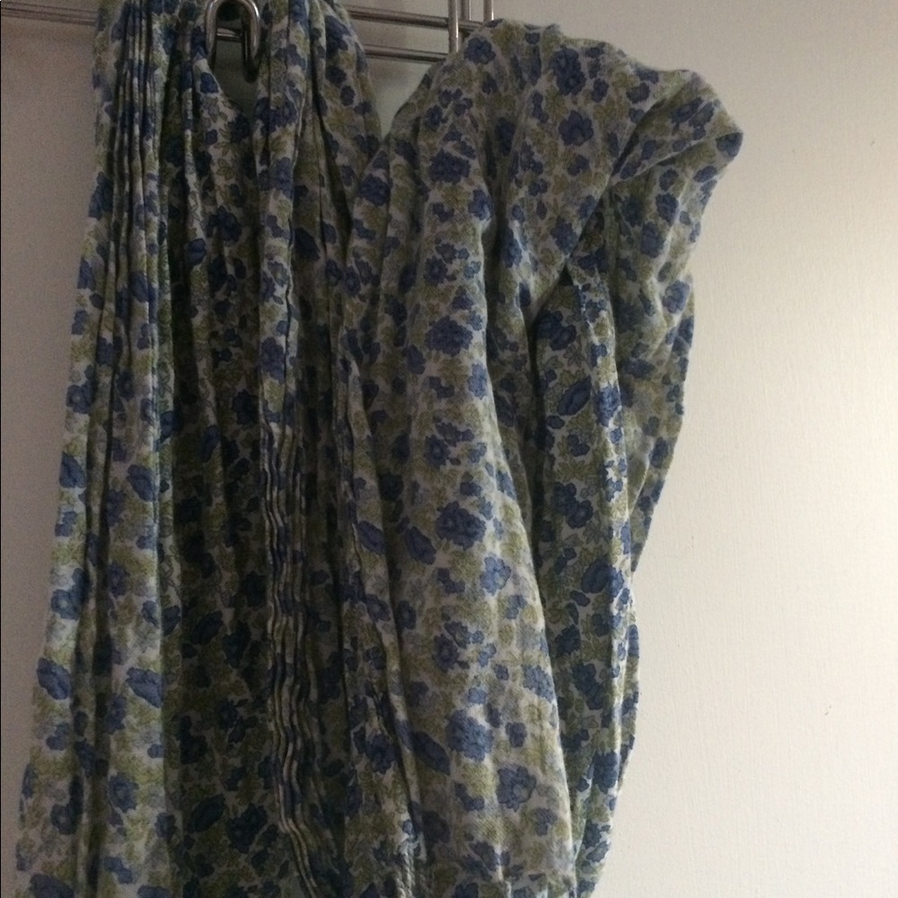 Floral print scarf