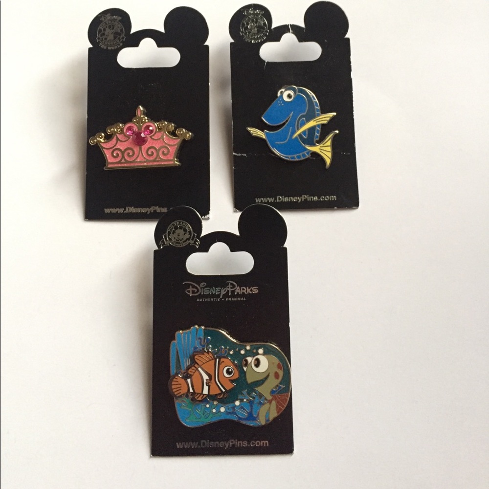 DisneyLand Trading Pins!