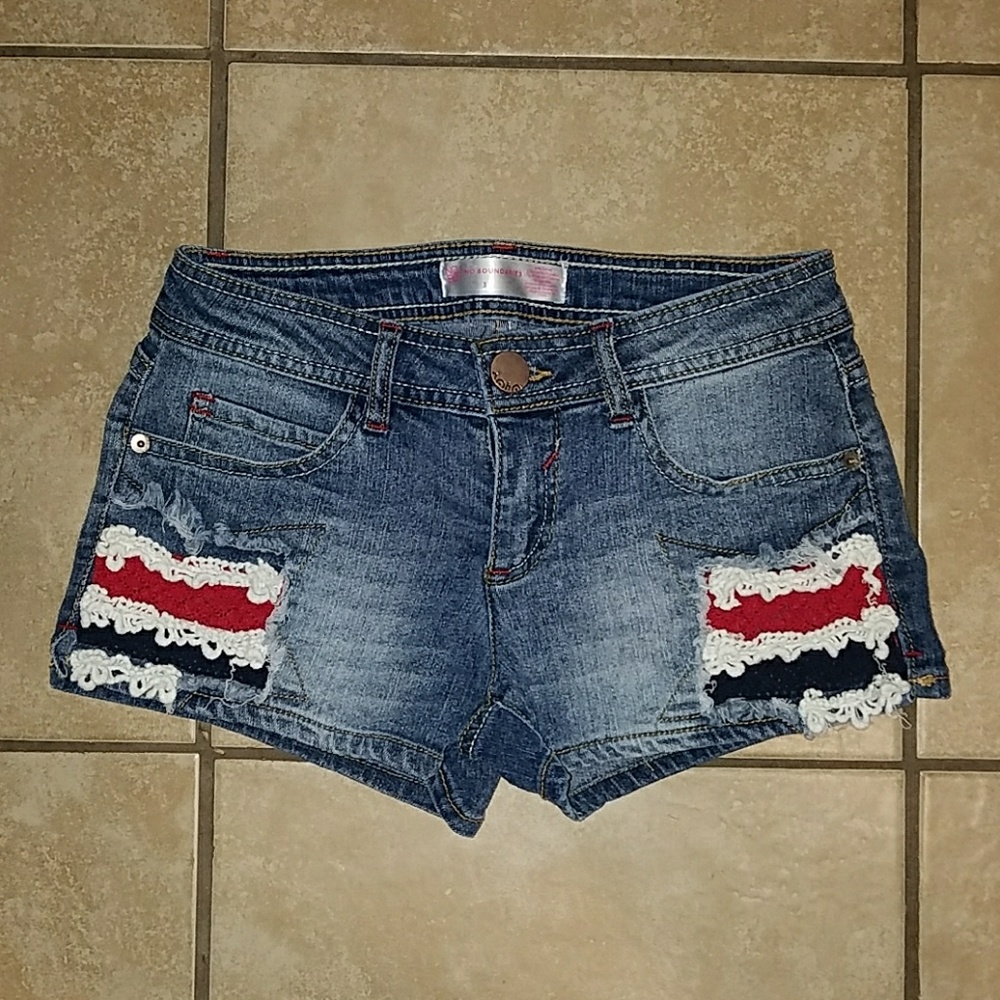 🍬OFFERS🍬 Shorts with red, white and blue detail