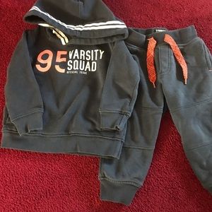 Oshkosh toddler boy sweatsuit