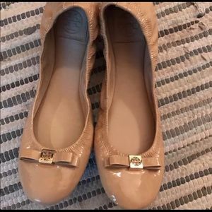 Tory Burch Eddie 2 Bow Flats in Patent - New