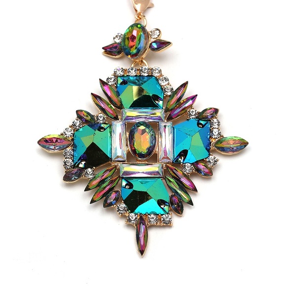 The Lindsay✨Haute Statement Necklace✨ - Picture 3 of 3