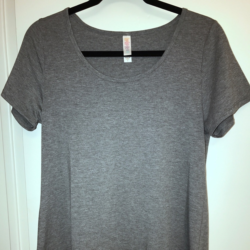 LuLaRoe Grey Classic Tee NWOT
