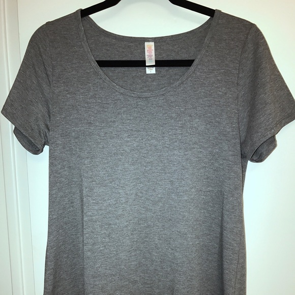 LuLaRoe Grey Classic Tee NWOT - Picture 1 of 4